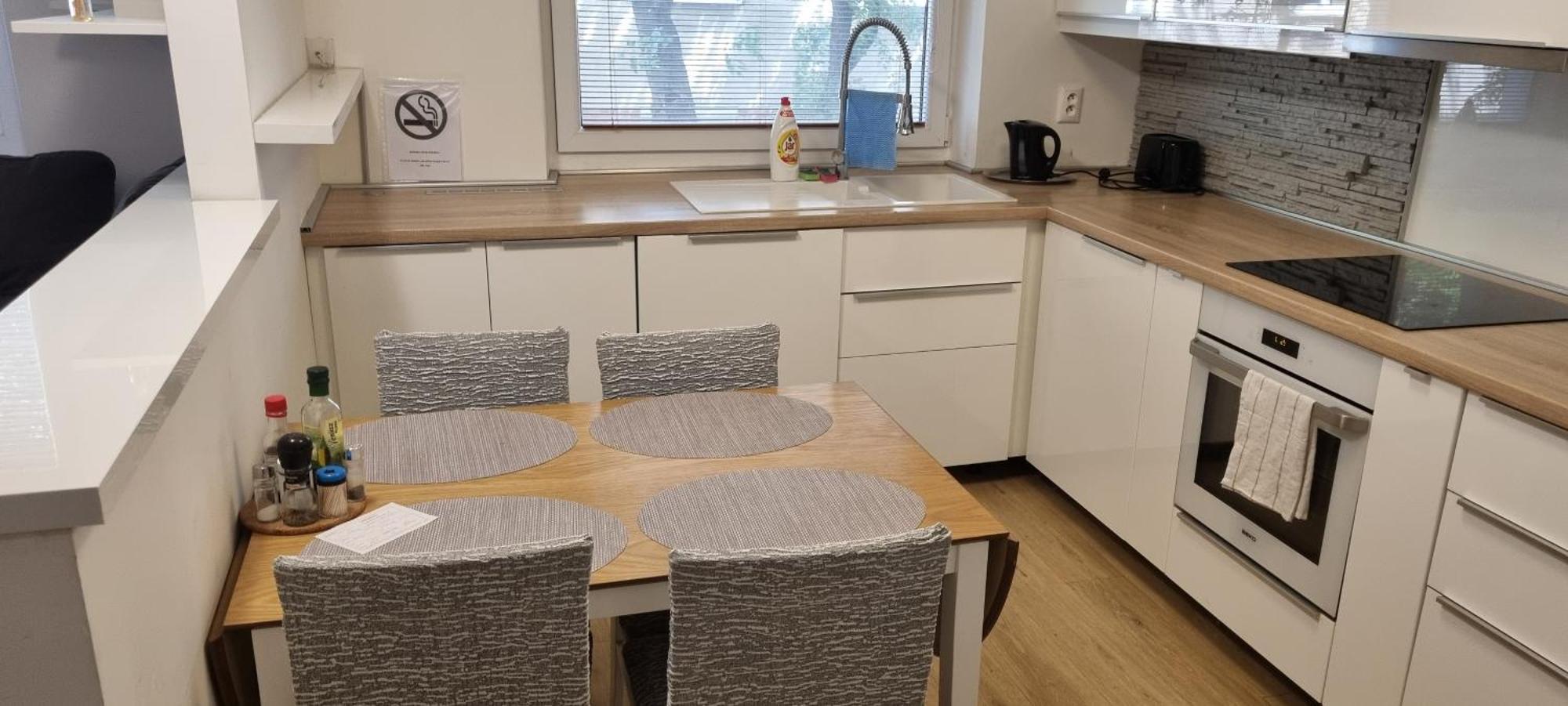 Family Apartman V Centre Mesta Bratislava Leilighet Eksteriør bilde